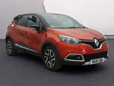 Używany Renault Captur Signature 90 KM (66 kW) 2016 Czerwony SUV