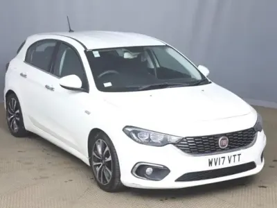Begagnad Fiat Tipo Lounge 95 HK (69 kW) 2017 Vit Halvkombi