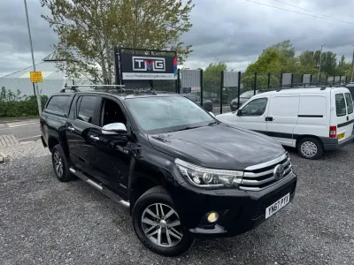 Used Toyota HiLux 150 HP (110 kW) 2017 Black Pickup
