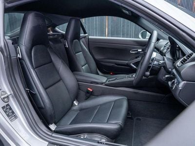 Used Porsche 718 Cayman 300 HP (220 kW) 2024 Silver Coupe