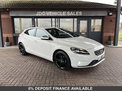 Used Volvo V40 R-Design 150 HP (110 kW) 2014 White Estate