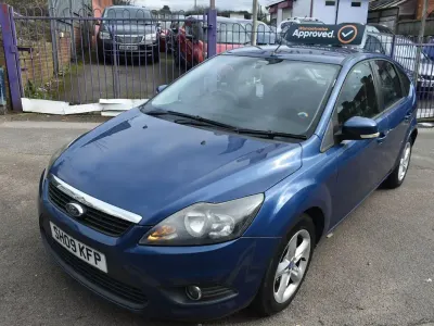 Used Ford Focus Zetec 2009 Blue Hatchback