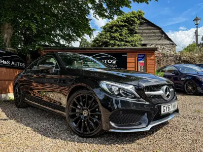 Usado Mercedes C200 AMG line 184 HP (135 kW) 2017 Preto Coupé