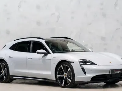 Begagnad Porsche Taycan Sport Turismo 350 kW (476 HK) 2022