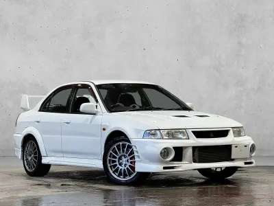 Used Mitsubishi Lancer 1999 White Sedan