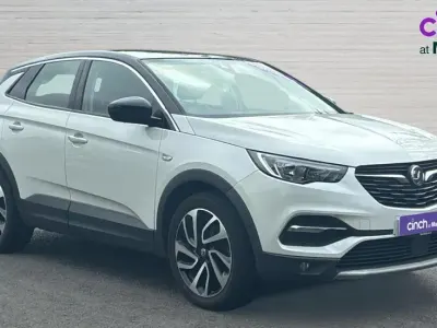 Used Vauxhall Grandland X Elite 130 HP (95 kW) 2019 White SUV
