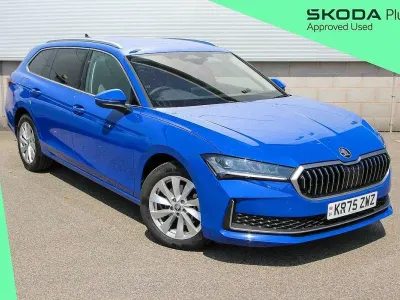 Used Skoda Superb SE Technology 150 HP (110 kW) 2025 Energy blue Estate