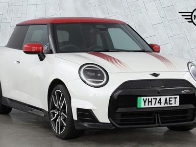 Begagnad Mini Cooper Hatch 133 kW (181 HK) 2024 Vit Halvkombi