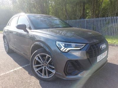 Begagnad Audi Q3 Black Edition 150 HK (110 kW) 2021 Grå SUV