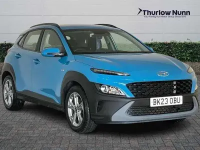 Używany Hyundai Kona SE 120 KM (88 kW) 2023 Niebieski SUV