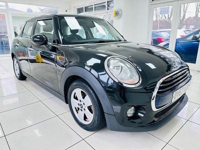 Black Used 2017 Mini Cooper D Hatch Hatchback | £5,200 (Fair price)