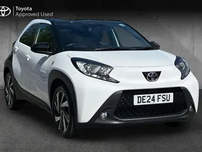 Used Toyota Aygo X 72 HP (52 kW) 2024 Pure white with black SUV