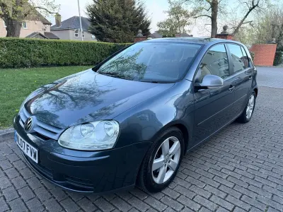 Begagnad VW Golf V Sport 2007 Blå Halvkombi