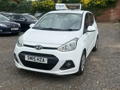 Used Hyundai i10 SE 67 HP (49 kW) 2015 White Hatchback