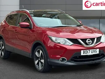Used Nissan Qashqai N-Connecta 110 HP (80 kW) 2017 Red SUV