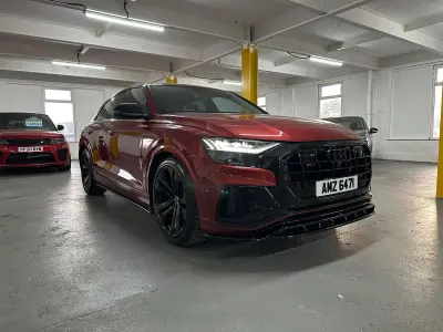 Used Audi Q8 Advanced 340 HP (250 kW) 2021 Red SUV