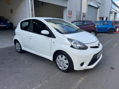 Begagnad Toyota Aygo 2013 Vit Halvkombi