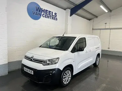 Used Citroën Berlingo 130 HP (95 kW) 2024 White MPV