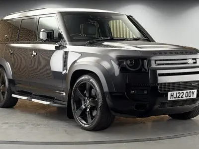 Used Land Rover Defender HSE Dynamic 250 HP (183 kW) 2022 Carpathian grey SUV
