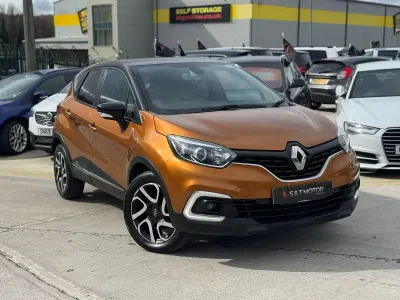 Begagnad Renault Captur Iconic 90 HK (66 kW) 2018 Brun SUV