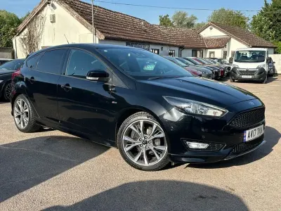 Usado Ford Focus ST-Line 120 HP (88 kW) 2017 Preto Citadino