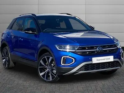 New VW T-Roc Design 115 HP (84 kW) 2026 Ravenna blue with black roof SUV
