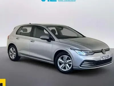Używany VW Golf VIII S 116 KM (85 kW) 2023 Srebrny Hatchback