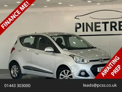 Used Hyundai i10 Premium 66 HP (48 kW) 2015 Silver Hatchback
