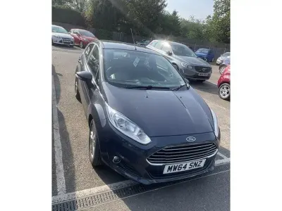 Usado Ford Fiesta Zetec 2014 Gris Utilitario