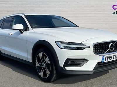 Usado Volvo V60 CC 190 HP (139 kW) 2019 Branco Carrinha