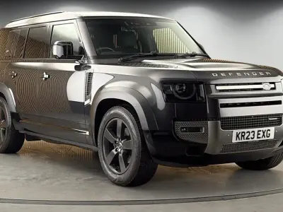 Used Land Rover Defender HSE Dynamic 250 HP (183 kW) 2023 Carpathian grey SUV