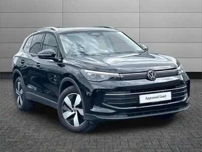 Begagnad VW Tiguan Match 147 HK (108 kW) 2024 Svart SUV