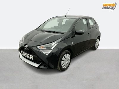 Begagnad Toyota Aygo X-play 2019 Svart Halvkombi