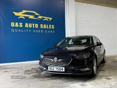 Used Vauxhall Insignia SRi 136 HP (100 kW) 2019 Blue Hatchback