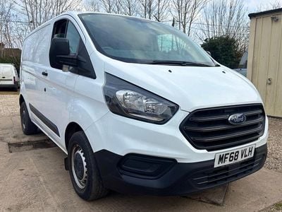 Used Ford Transit Custom 105 HP (77 kW) 2018 White Van