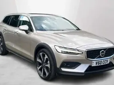 Used Volvo V60 CC Ultimate 247 HP (181 kW) 2023 Estate