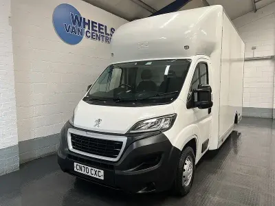 Used Peugeot Boxer Business-Line 165 HP (121 kW) 2020 White Van