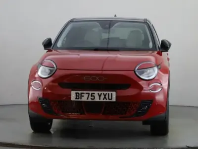 Nowe Fiat 600 La Prima 134 KM (98 kW) 2025 Czerwony SUV