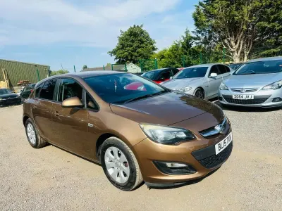 Used Vauxhall Astra Design Edition 2015 Brown Hatchback