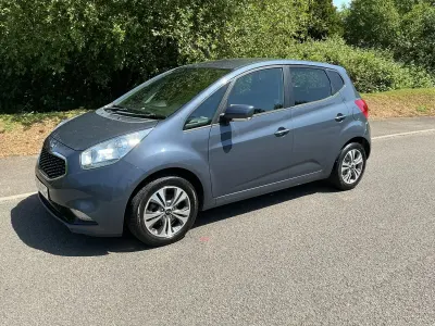 Used Kia Venga 125 HP (91 kW) 2015 Blue Hatchback