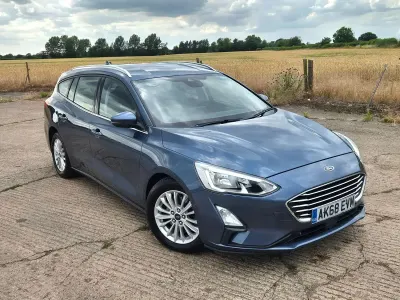 Used Ford Focus Titanium 120 HP (88 kW) 2018 Blue Estate