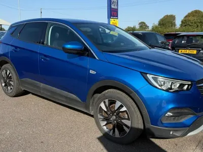 Used Vauxhall Grandland X Sport 130 HP (95 kW) 2018 Blue SUV