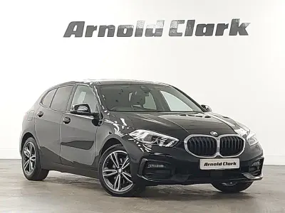 Usado BMW 118 Sport Line 150 HP (110 kW) 2022 Preto Citadino