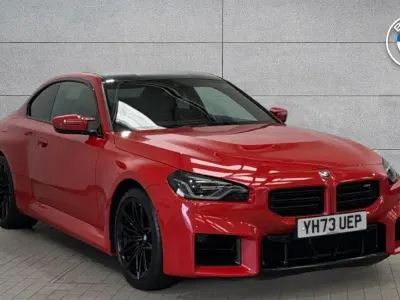 Begagnad BMW M2 Comfort Edition 454 HK (333 kW) 2023 Röd Sportkupé