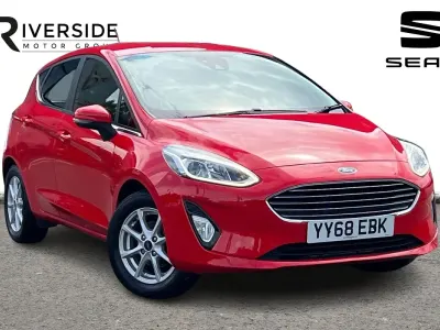 Used Ford Fiesta Zetec 85 HP (62 kW) 2018 Race red Hatchback