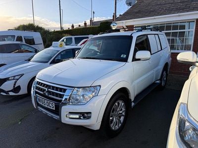 Used Mitsubishi Shogun 197 HP (144 kW) 2015 White SUV