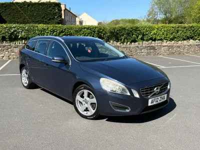 Usado Volvo V60 SE Lux 215 CV (158 kW) 2012 Azul Familiar