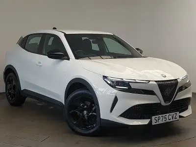 Used Alfa Romeo Junior 136 HP (100 kW) 2025 White SUV