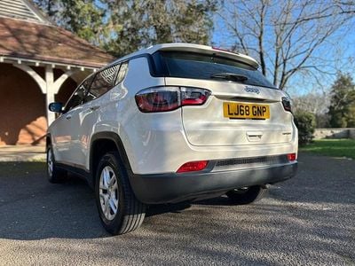 Used Jeep Compass Sport 120 HP (88 kW) 2018 White SUV