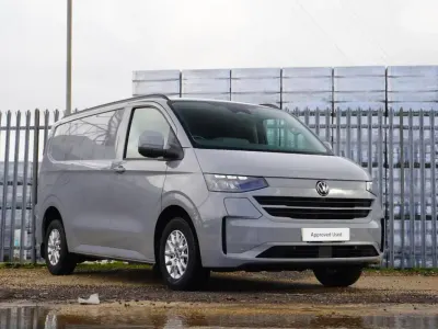 Begagnad VW Transporter Pro 160 kW (218 HK) 2025 Grå Van